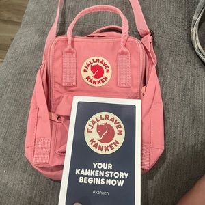 BRAND NEW NEVER USED Fjallraven Kaken pink bag!